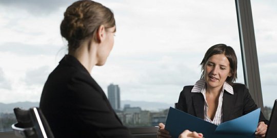 4 alasan perlu berhati-hati bongkar kejelekan kantor lama saat wawancara kerja