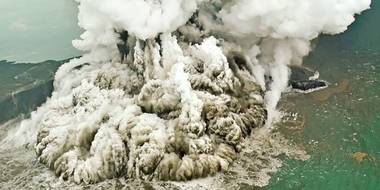 Aktivitas Anak Krakatau Tinggi, Pelayaran di Selat Sunda Tak Terganggu