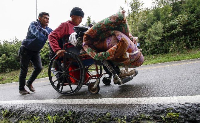 warga venezuela mencari obat ke kolombia