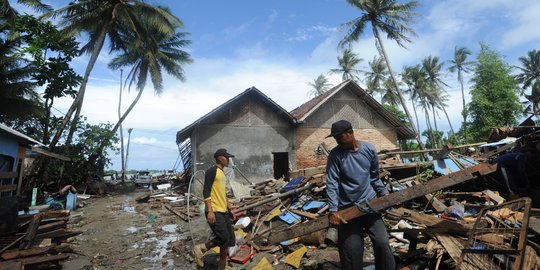 Warga Malaysia Luka Parah Diterjang Tsunami Selat Sunda