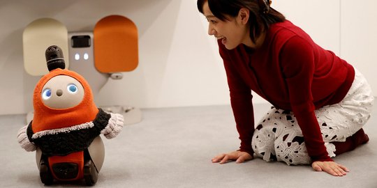 Kehadiran Robot Lebih Mengancam Tenaga Kerja Perempuan, Ini Alasannya