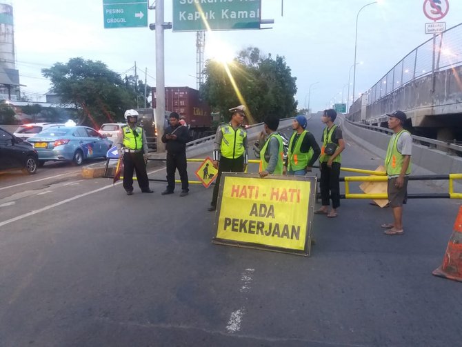 flyover cengkareng ditutup sementara