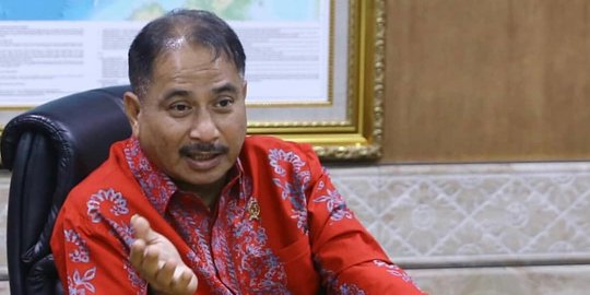 Menpar Tegaskan Hotel Harus Berada 100 Meter dari Bibir Pantai