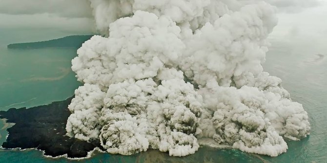 Selain Anak Krakatau, Ini Deretan Erupsi Gunung Berapi yang Timbulkan Tsunami Dahsyat