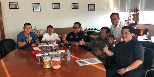 Foto Bareng Elite TKN, Aksa Mahmud Dukung Jokowi-Ma'ruf?