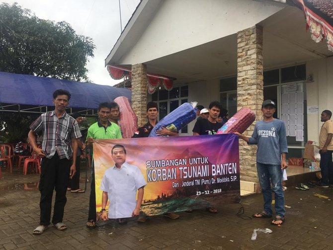 moeldoko kirim bantuan ke korban tsunami selat sunda