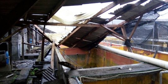 165 Rumah di Cirebon Rusak Diterjang Puting Beliung, Warga Mengungsi di Masjid