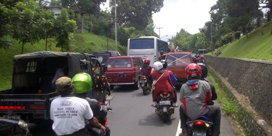 Malam Pergantian Tahun, Jalur Puncak Mulai Ditutup Pukul 18.00 WIB