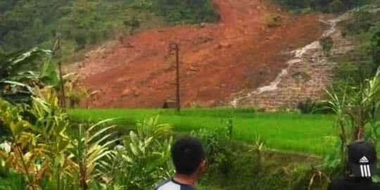 Longsor Timbun Puluhan Rumah di Sukabumi, 4 Orang Tewas