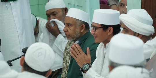 Ditanya Soal Cara Wudhunya, Sandiaga Bilang di Luar Isu Ekonomi Tak Ditanggapi