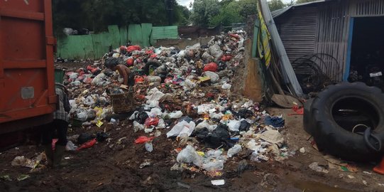 TPSA di Serang Longsor, Dua Wanita Paruh Baya Tertimbun