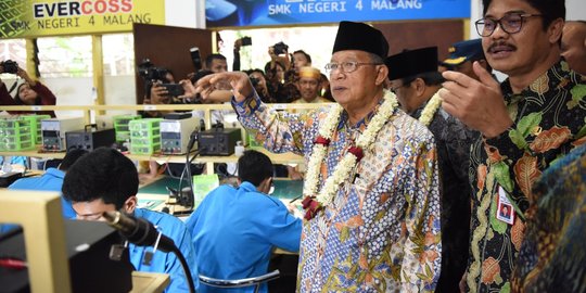 Menko Darmin Ajak Masyarakat Investasi di Pasar Modal Ketimbang Beli Tanah