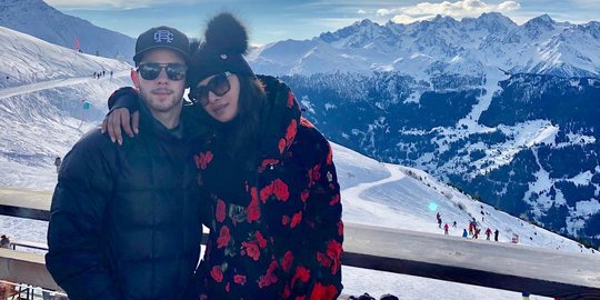 Serunya Libur Tahun Baru ala Priyanka Chopra dan Nick Jonas di Swiss