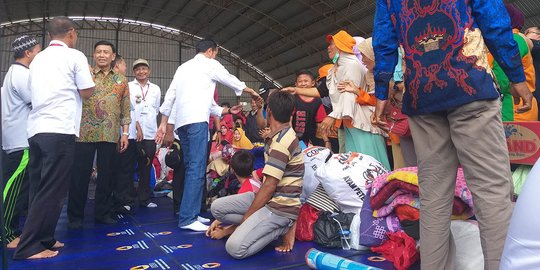Keceriaan Anak-anak Korban Tsunami Lampung Bermain Kuis dengan Jokowi