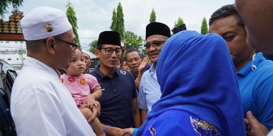 Sandiaga Jenguk Kepala Desa yang Dipenjara Karena Ajak Warga Dukung Prabowo