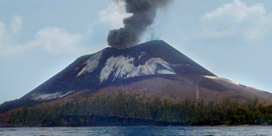 Retakan Baru Gunung Anak Krakatau, BMKG Minta Masyarakat Tetap Waspada