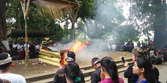 Jenazah Terpidana Narkoba Jro Jangol Dikremasi, Abu Dilarung di Pantai Kuta