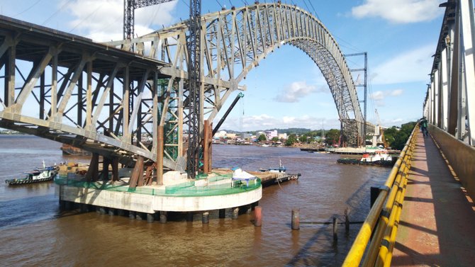 evakuasi mayat di kolong jembatan mahakam samarinda