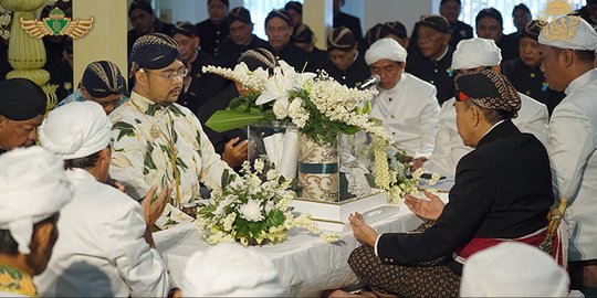 Seperangkat Alat Salat & Alquran Jadi Mahar Pernikahan Putra Pakualaman X