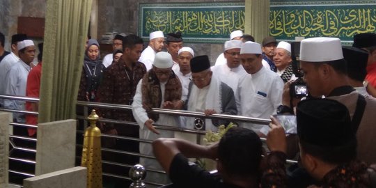 Ziarah Makam di Bogor, Ma'ruf Amin Didoakan Panjang Umur