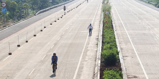 Hampir Rampung, Proyek Tol Cijago Dijadikan Tempat Berolahraga