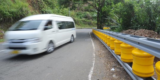 Teknologi Roller Barrier dari Korea Terpasang di Tikungan Maut Sukabumi