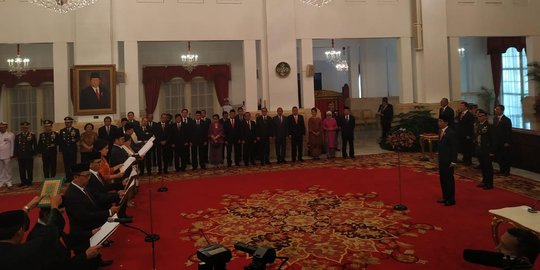 7 Komisioner LPSK Ucapkan Sumpah Jabatan Depan Presiden Jokowi di Istana