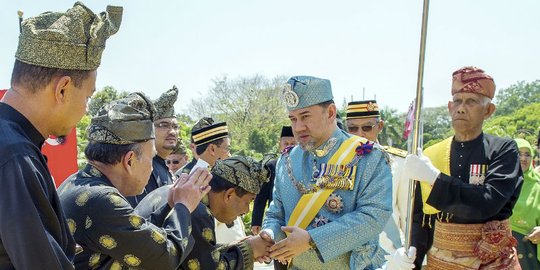 Mengenal Sultan Muhammad V yang Mendadak Mundur sebagai Raja 