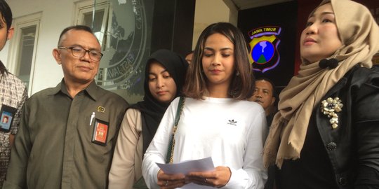 Kasus Prostitusi Artis, Vanessa Bersumpah Masih Berpakaian Saat Digerebek Polisi