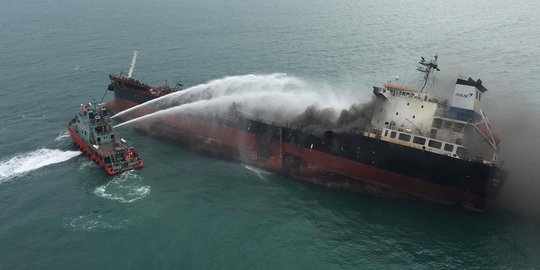 Kapal Tanker Terbakar di Perairan Hong Kong, Satu Tewas