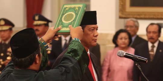 Jokowi Lantik Letnan Jenderal Doni Monardo Jadi Kepala BNPB