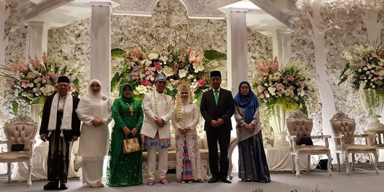 Jokowi dan Rommy Hadiri Akad Nikah Putri KH Ma'ruf Amin