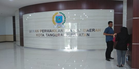 Anggota DPRD Tangsel Mengeluh Fasilitas Gedung Belum Lengkap dan Ruangan Bocor