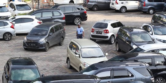 Anies Baswedan Berencana Bangun Lahan Parkir di Luar Jakarta