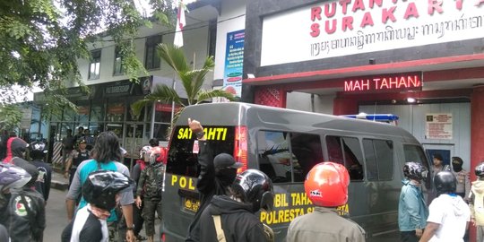 Tahanan Rutan Solo Usai Kericuhan Dipindah ke Polda Jateng dan Lapas Sragen