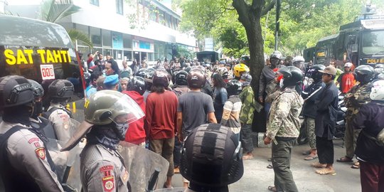 1 Pleton Polisi Dikerahkan Jaga Rutan Solo Usai Kerusuhan