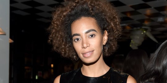 10 selebriti cantik beralis tebal alami, dari cara delevingne sampai kaia gerber