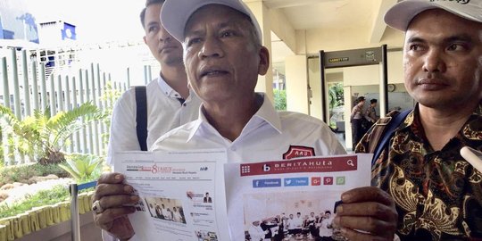 Aliansi Anak Bangsa Akan Laporkan Menag & Bupati Mandailing Natal, Diduga Pose 1 jari