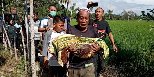 Isak Tangis Selimuti Pembongkaran 2 Kuburan Akibat Sengketa Lahan di Gorontalo