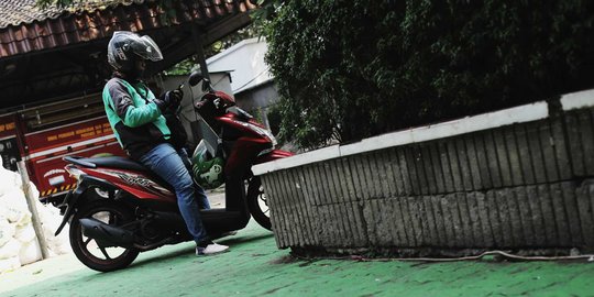 Kronologi Ojol Wanita Terlindas Ban Truk Trailer di Jakarta Utara