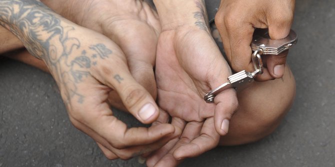Pengedar Narkoba yang Keroyok Polisi Kembali Ditangkap, 2 Masih Diburu