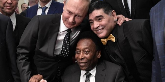 Pele Kirim Pesan Menyejukkan kepada Maradona