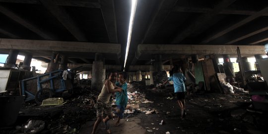 Potret Permukiman Kolong Tol di Tengah Angka Kemiskinan Menurun