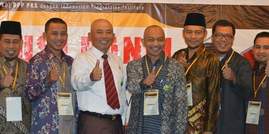 Wali Kota Bekasi Imbau Warga Tonton Film yang Dibintangi Keluarganya