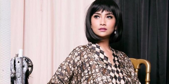Kasus Prostitusi Bikin Vanessa Angel Menangis