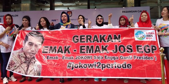JOS EGP Dukung Jokowi: Emak-emak Sebelah Ngeluh Ekonomi Tapi Pakai Cincin Emas