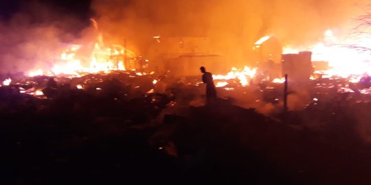 Kebakaran di Permukiman Padat Tenggarong Menghanguskan 69 Rumah dan 2 Tempat Ibadah
