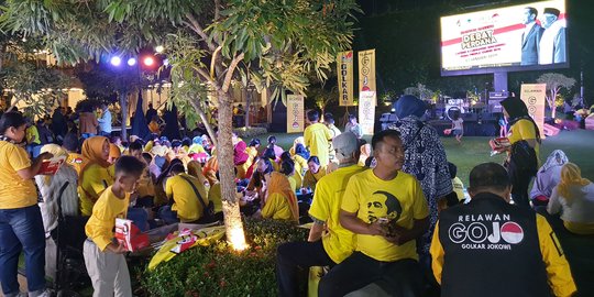 Relawan Jokowi-Ma'ruf Ramaikan Nobar Debat Pilpres 2019 di DPD Golkar Cikini