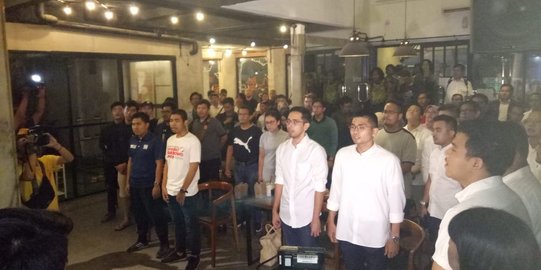 Ratusan Anak Muda Pendukung Jokowi dan Prabowo Duduk Bareng Nobar Debat Capres