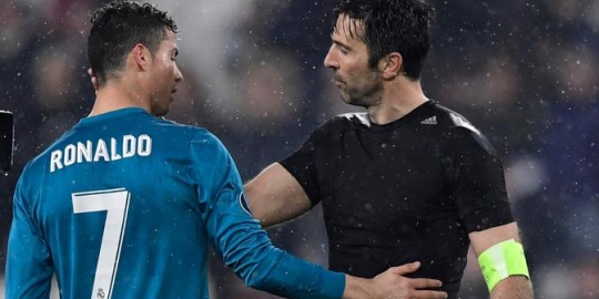 Buffon Bermimpi Satu Tim dengan Ronaldo